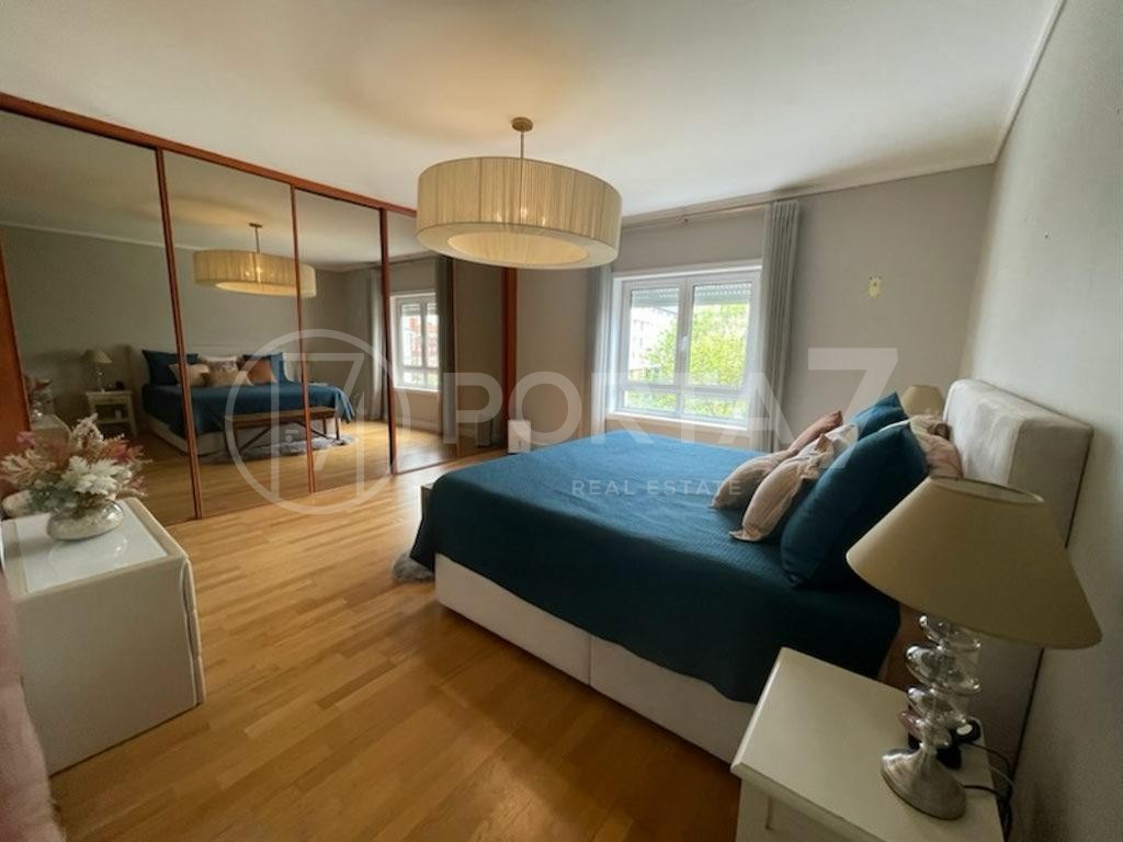 Quarto com cama de casal